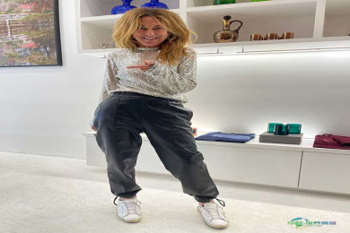 珠宝插画师兼销售专家丽莎·拜尔逝世