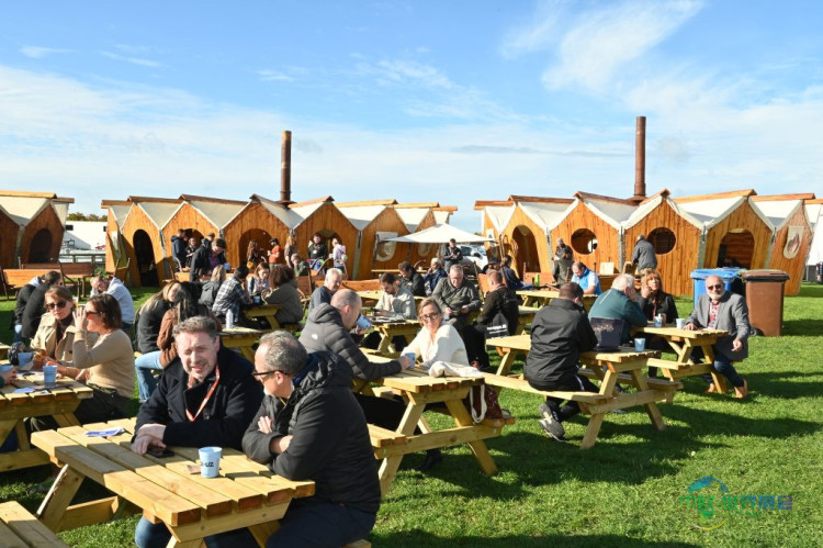 The Showman's Show SC2