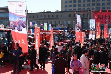 内蒙古农业博览会拉开帷幕 超900家农业相关单位参与