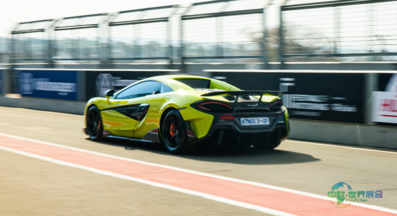 南非约翰内斯堡国际汽车节：速度与家庭乐融一体