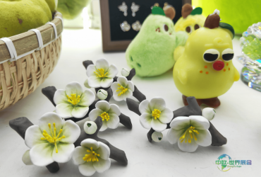 库尔勒文创产品在第七届新疆春季旅游博览会惊艳登场，开启春季文旅新篇章