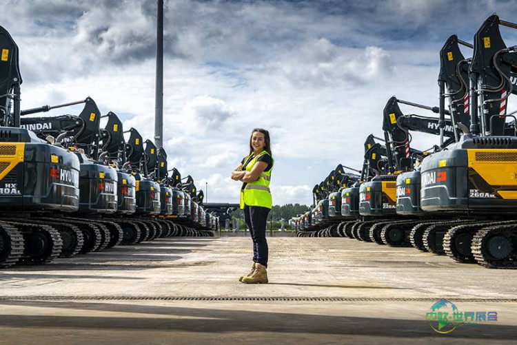 挖掘机女孩艾米确认参展2026年爱丁堡建筑展