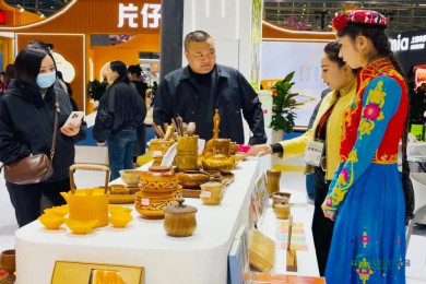 泽普县在2026第七届新疆春季旅游博览会展示独特文旅资源吸引目光