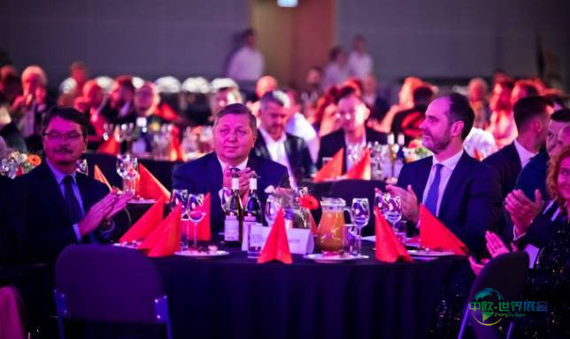 2025年波兰波兹南国际家具材料与软体家具面料展览会：现场家具生产演示活动