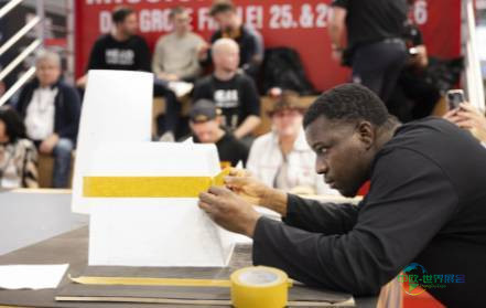 德国斯图加特国际木材及屋面建筑展览会：汉堡圆形幼儿园获垂直绿化奖