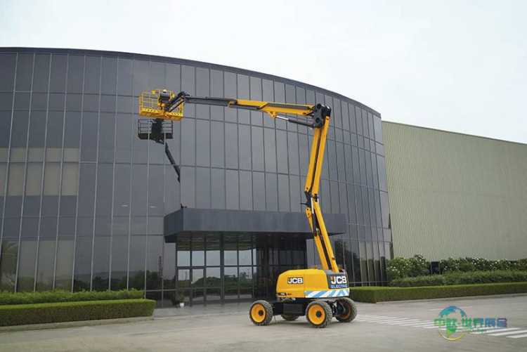 JCB携最新设备亮相爱丁堡国际建筑展览会并举办操作手挑战赛