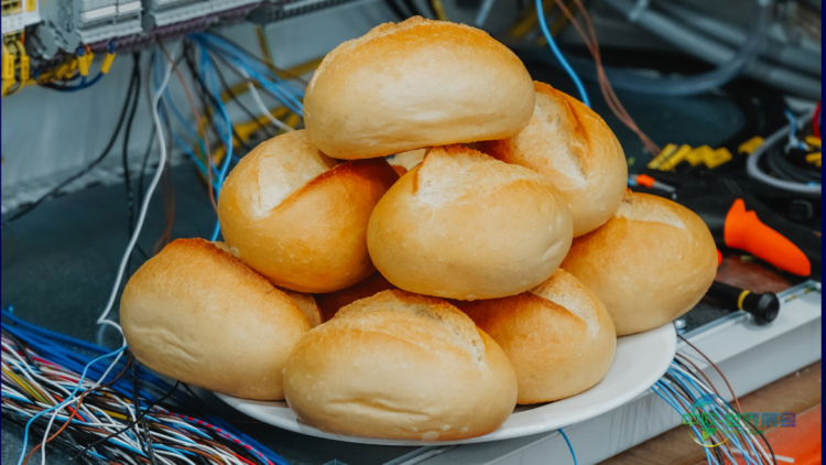 德国杜塞尔多国际自动化展：五千面包与一个控制柜