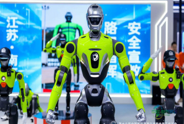 探访第十六届交博会：AI具身智能技术助力交通安全治理显成效