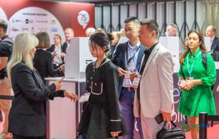 2026年英国伯明翰国际塑料展览会：克劳斯玛菲将携MC7控制器亮相