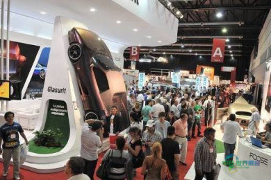 阿根廷布宜诺斯艾利斯国际汽车零配件及售后服务展览会：经典福特野马现场组装亮相