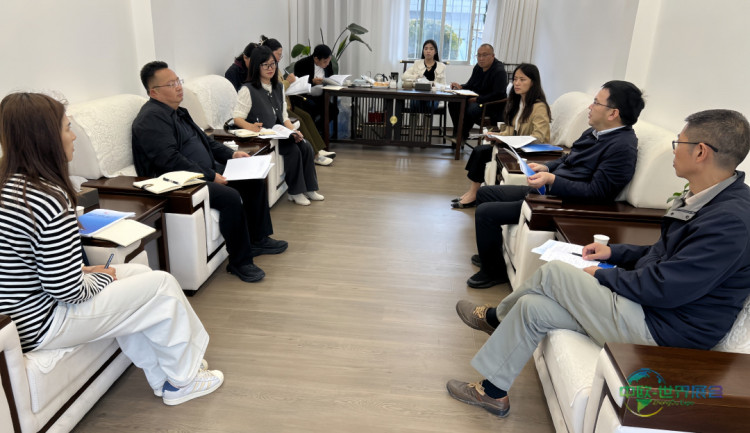 2026年4月28日，香港文博会云南馆执委会赴昌宁县进行红茶产品招展招商座谈，文博会副主席、云南馆执委会主任、云南省民族商会会长杨振出席活动，昌宁县副县长王国相出席会议。